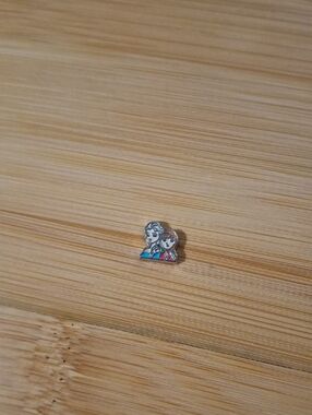 Floating locket charm - Elsa and Anna charm